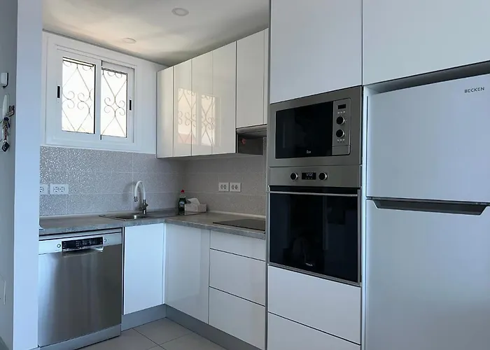 Parque Santiago Ii , Renovated, Ocean View, Heated Swimming Pool ! * Playa de las Américas